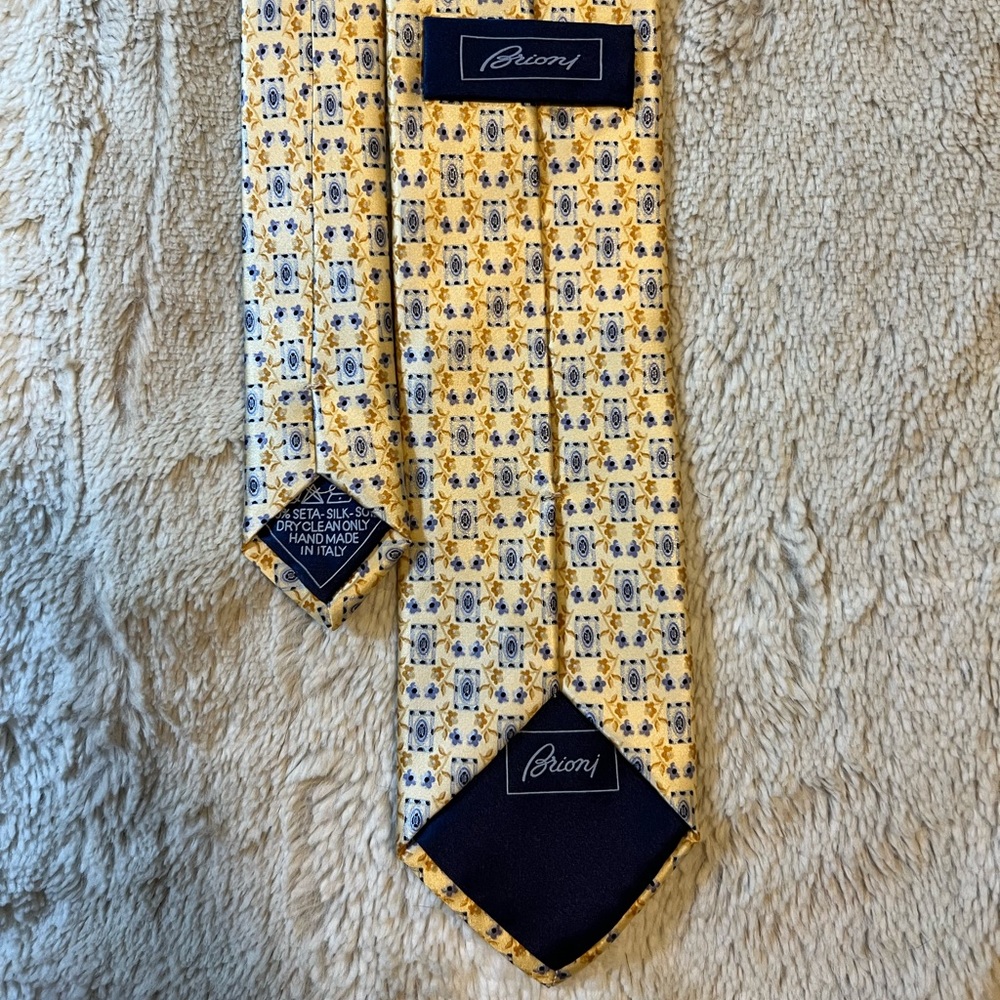 Yellow Patterned Tie - Picture 3 of 3